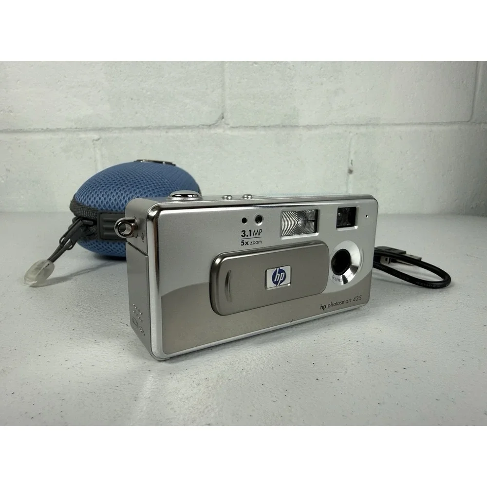 HP PhotoSmart 435 GRLYB-0302 Silver 3.1 MP 5x Zoom Digital Camera Works Great!